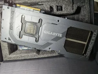 Disipador y PCB Gigabyte RTX 5090 Gaming