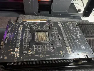 Disipador y PCB Gigabyte RTX 5090 Gaming