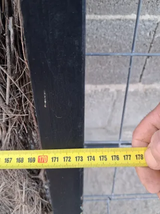 Puerta metálica chalet