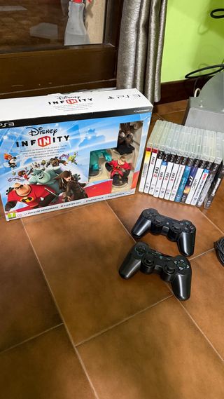 PS3+cavi +2 Controller +13 Giochi +Disney Infinity