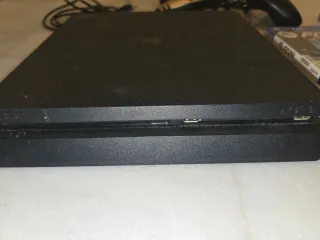 PS4 (PlayStation 4) Nera + 5 Giochi