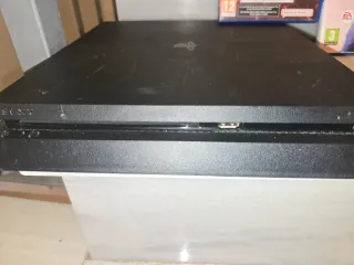 PS4 (PlayStation 4) Nera + 5 Giochi