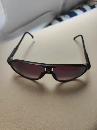 Occhiali da sole Carrera da uomo neri e rossi