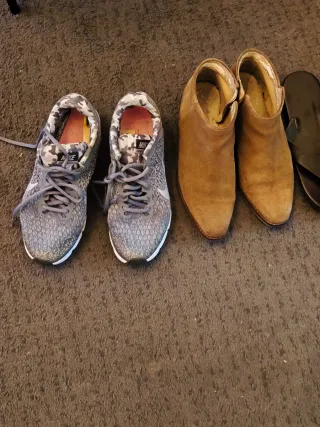 Botines y chanclas varios