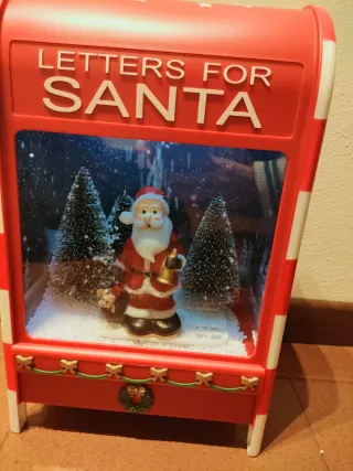 Cassetta postale natalizia rossa