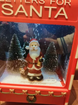 Cassetta postale natalizia rossa