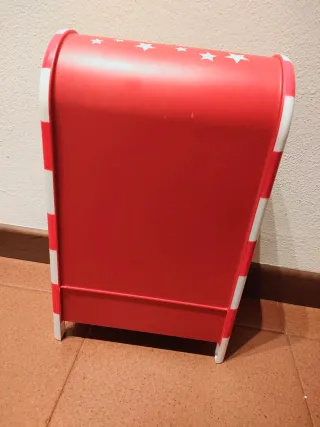 Cassetta postale natalizia rossa