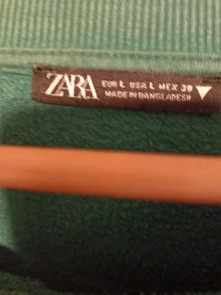 Sudadera oversize Zara verde. Talla L