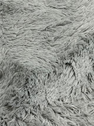 Alfombra efecto terciopelado gris