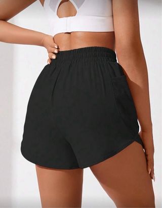 Short deportivo negro
