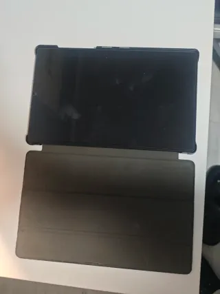 Tablet Lenovo M10HD con caricabatterie