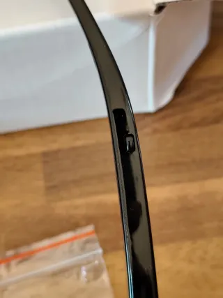 Occhiali neri con telecamera