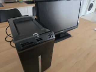 Ordenador y Pantalla