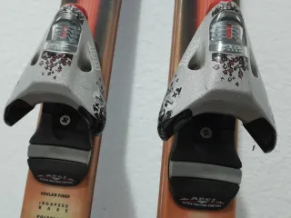 Sci Dynastar Max con bastoncini e accessori