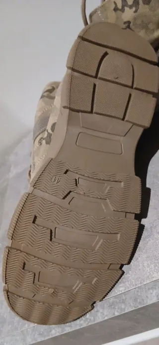 Stivali militari uomo beige e camouflage