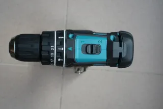 Makita Kit Taladro, Atornillador y Baterías 18V