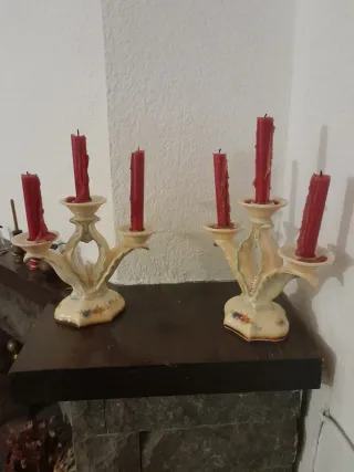 Dos candelabros antiguos de 3 brazos