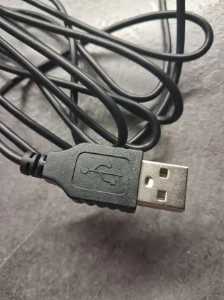 Ratón Logitech USB con cable