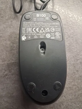 Ratón Logitech USB con cable