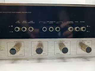 Bose 4401 Preamplificador de estado sólido de 1975