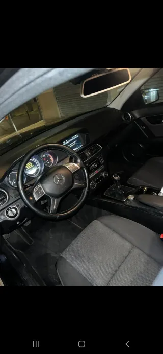 Mercedes-Benz c200 2012