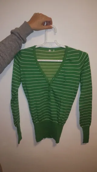 Jersey de pico verde y blanco