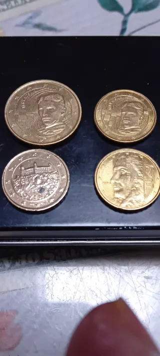 Monete da 50 centesimi e 10 centesimi di euro