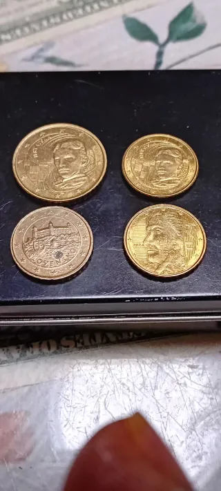 Monete da 50 centesimi e 10 centesimi di euro