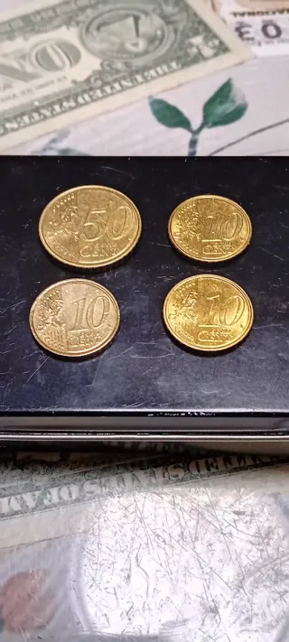 Monete da 50 centesimi e 10 centesimi di euro