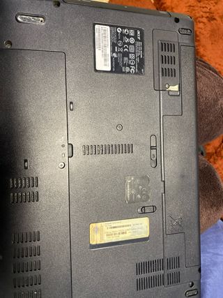 Portátil Acer Aspire 5742 Series Rojo