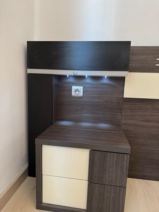 Cama de matrimonio, cabezal y mesitas