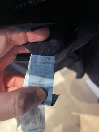 Americana Azul Marino. Marca Gutteridge. Talla 44