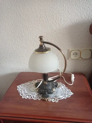 Lámpara de bronce estilo vintage