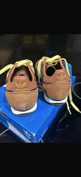 Zapatillas Adidas Marrones y Moradas Talla 37