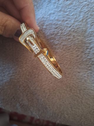 Pulsera tipo caña acero dorada con brillantes