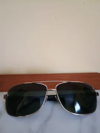 Occhiali da sole aviator dorati e verdi