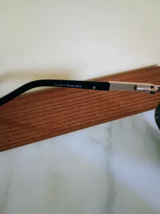 Occhiali da sole aviator dorati e verdi