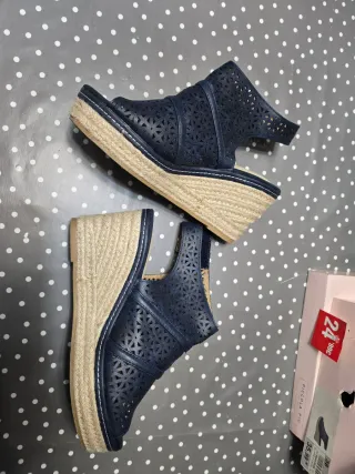 Sandalias cuña azul