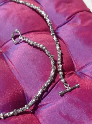 Collar estilo bohemio con plumas y cuentas