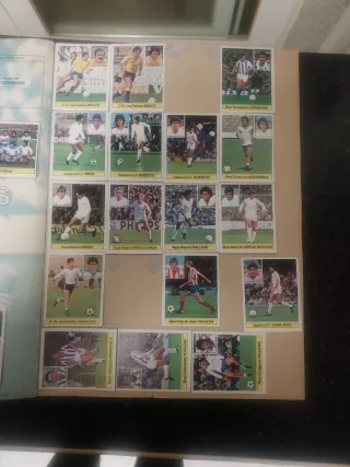 Álbum cromos Liga 81-82 ESCUCHO OFERTAS RAZONABLES