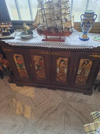 Armario antiguo madera tallada