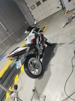 Derbi GPR 125cc 2T! Escucho ofertas de cambios