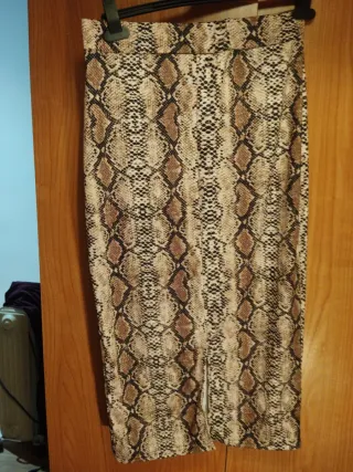 Falda midi estampado serpiente talla 42