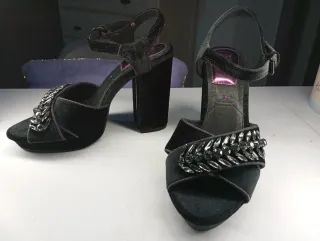 Zapatos de fiesta Gioseppo negros y plateados