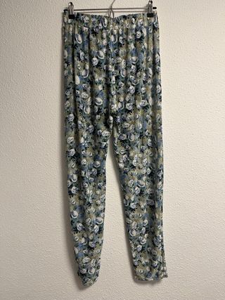 Pantalón estampado floral Talla M/L