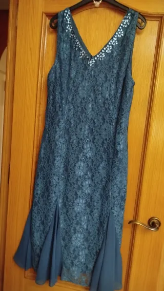 Vestido y chaqueta azul encaje