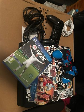 PS4 + 2 controller + Giochi