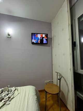 Televisor Samsung Negro y Plateado