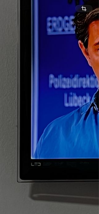 Televisor Samsung Negro y Plateado