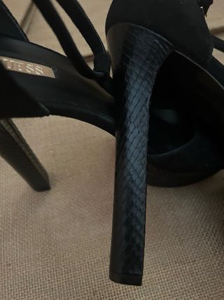 Zapatos de fiesta Guess negros